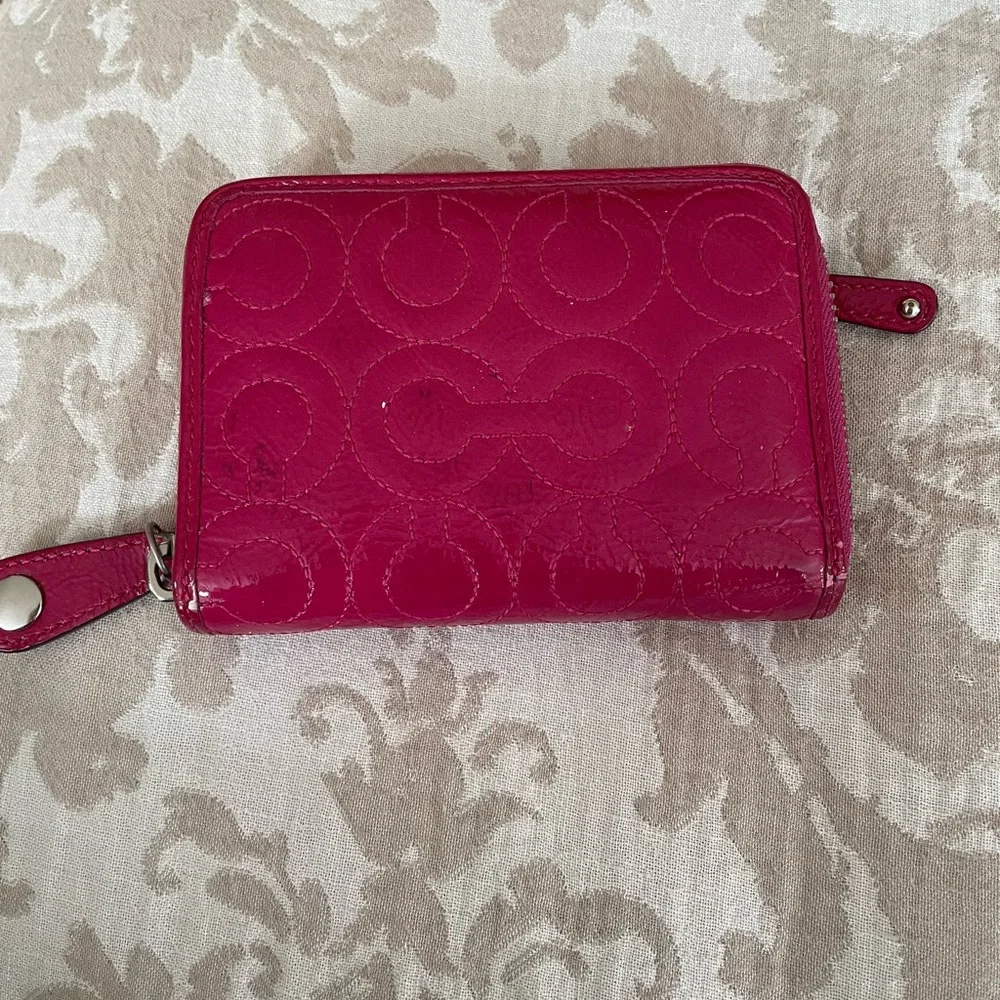 Coach Pink Patent Leather Accordion Zip Wallet - Picture 2 of 8